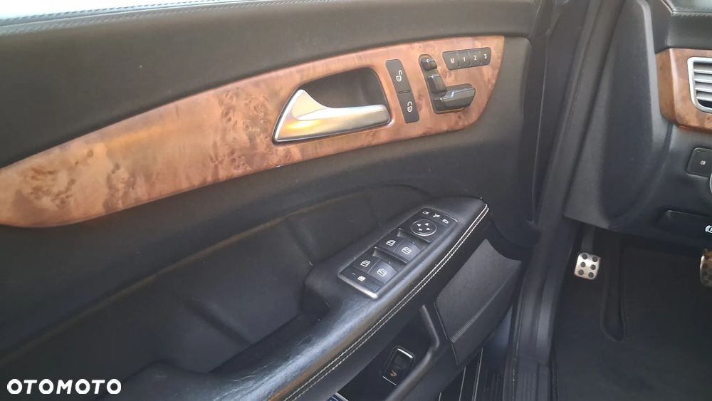 Mercedes-Benz CLS - 33