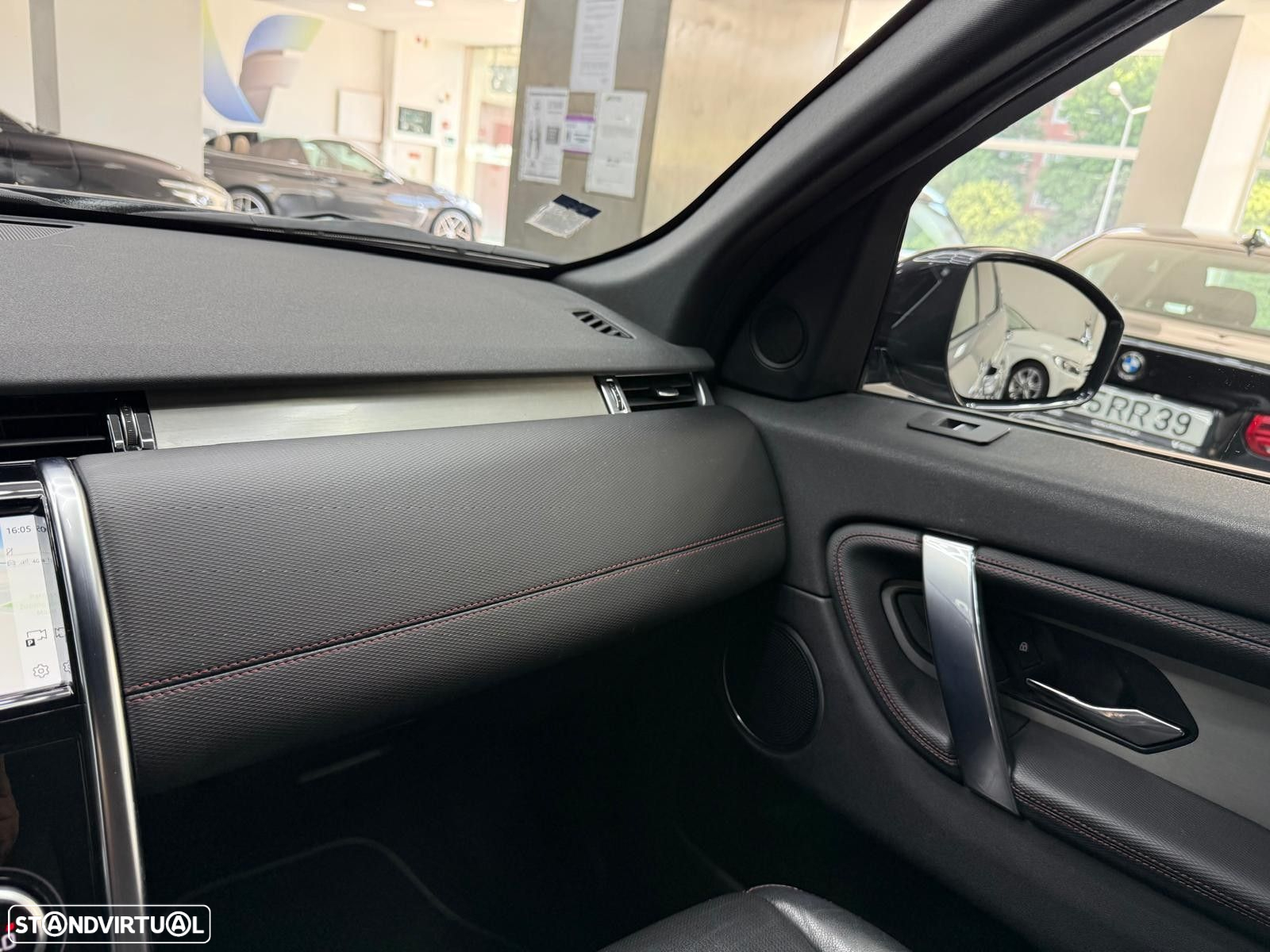Land Rover Discovery Sport 1.5 I3 P300e AWD R-Dynamic HSE - 58