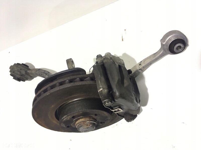 MERCEDES W204 PIASTA ZWROTNICA LEWA 3.0 3.2 CDI - 4