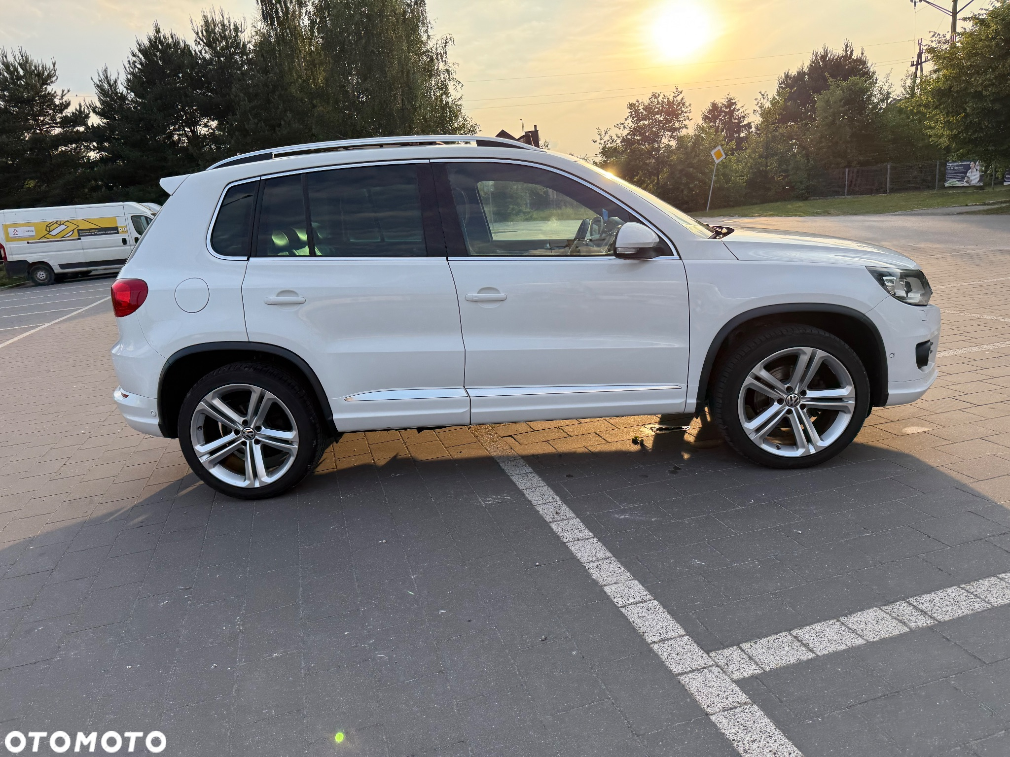 Volkswagen Tiguan 2.0 TDI 4Mot R-Style DSG - 27