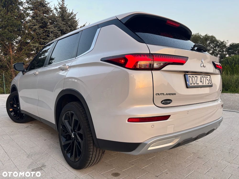 Mitsubishi Outlander - 10