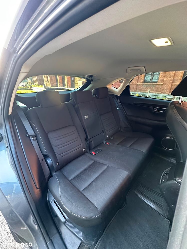 Lexus NX 300h Prestige AWD - 10