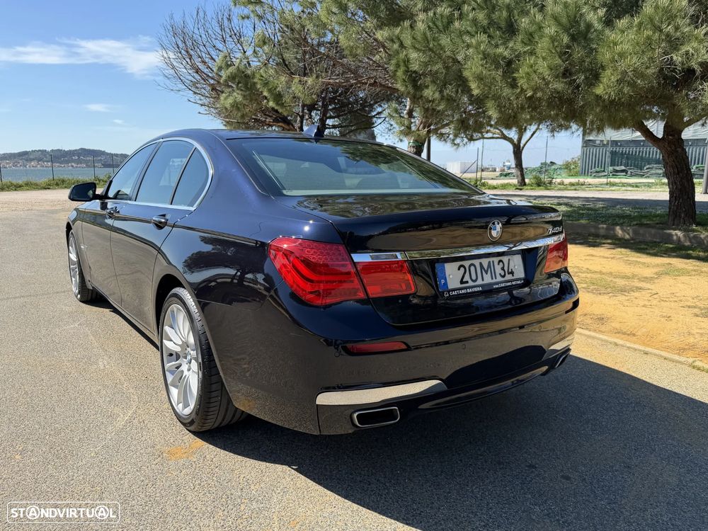BMW 740 d Pack M - 2