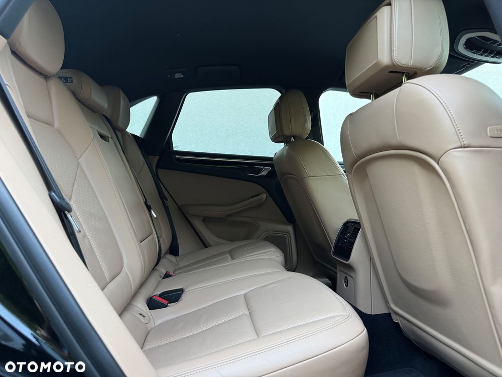 Porsche Macan T - 12