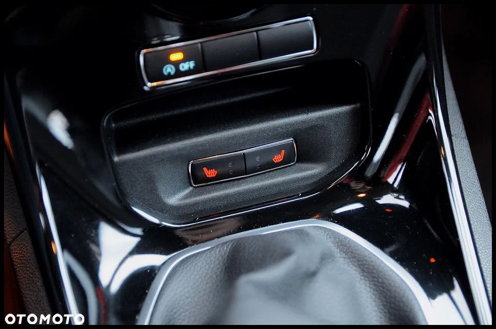 Ford Fiesta 1.0 EcoBoost S&S TITANIUM - 25