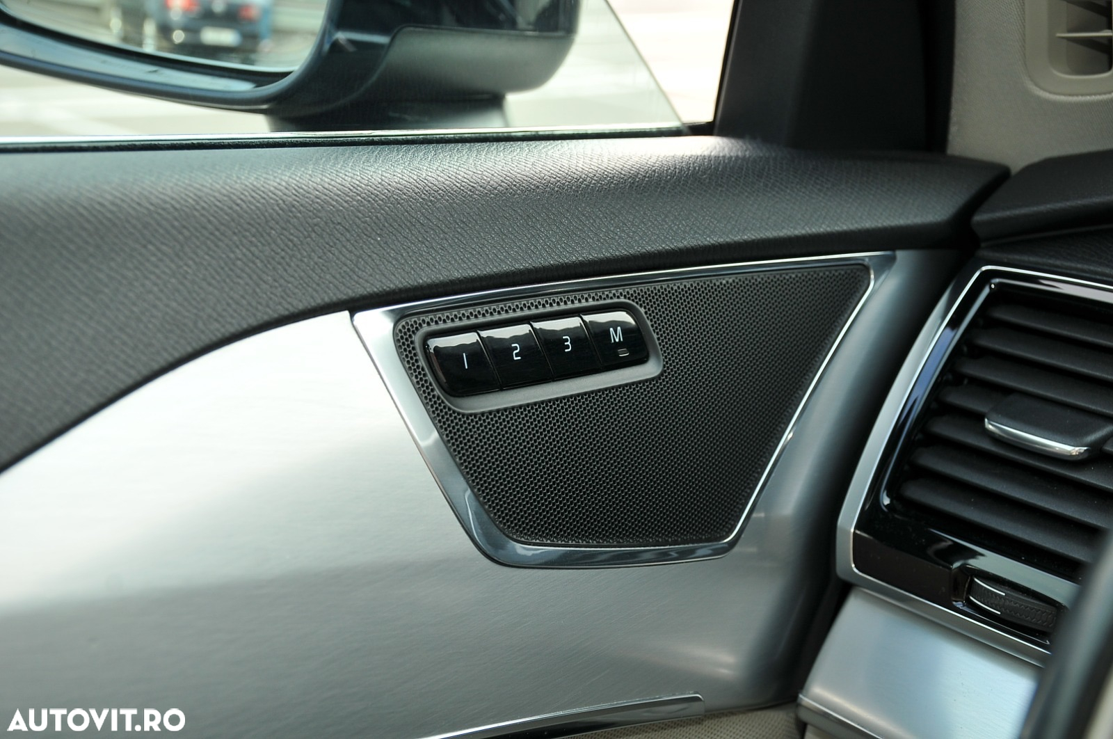 Volvo XC 90 - 25
