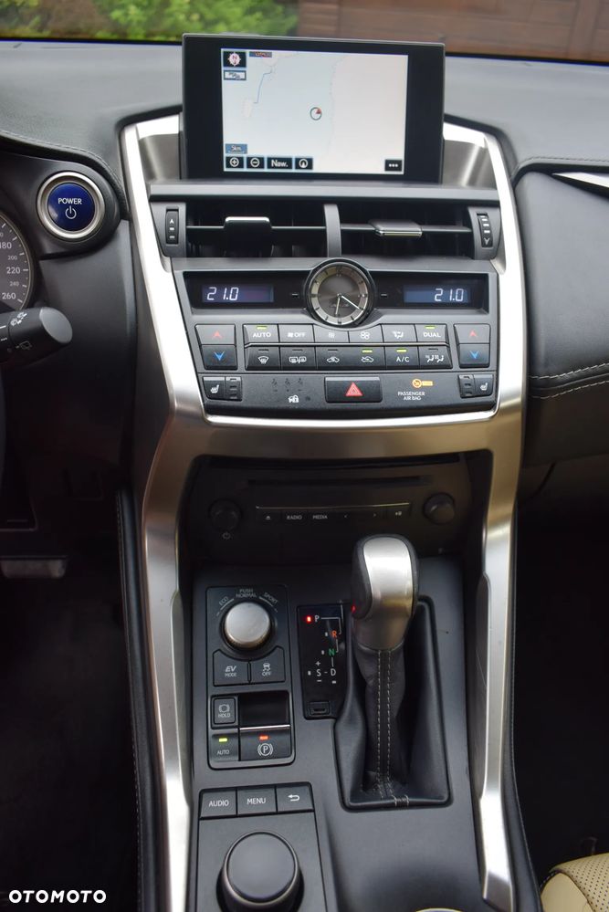 Lexus NX 300h Prestige AWD - 9