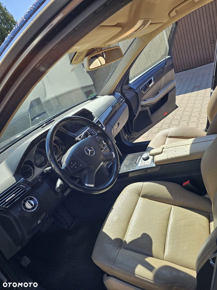 Mercedes-Benz Klasa E 350 CDI DPF 4Matic BlueEFFICIENCY 7G-TRONIC Avantgarde - 8