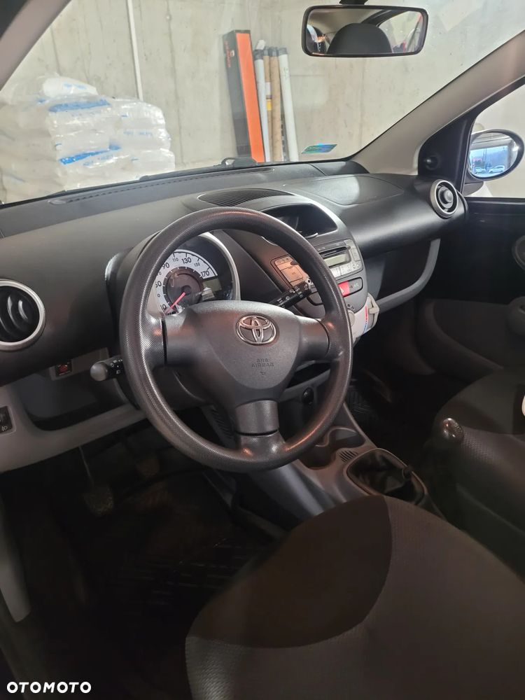 Toyota Aygo Black - 9