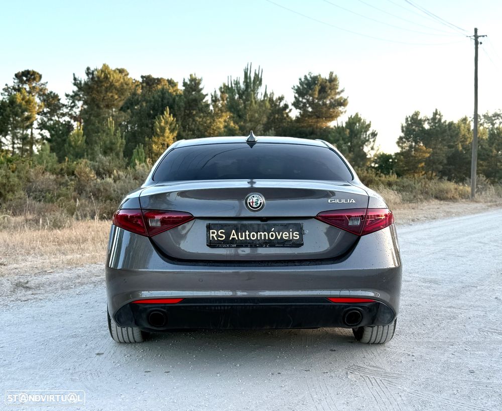 Alfa Romeo Giulia 2.2 D Super AT8 - 11