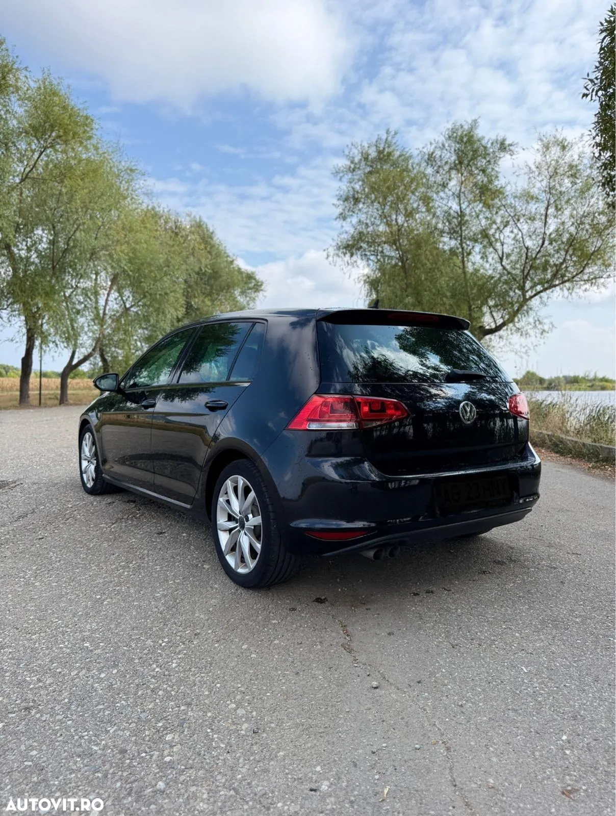 Volkswagen Golf 2.0 BlueTDI DSG Highline - 3