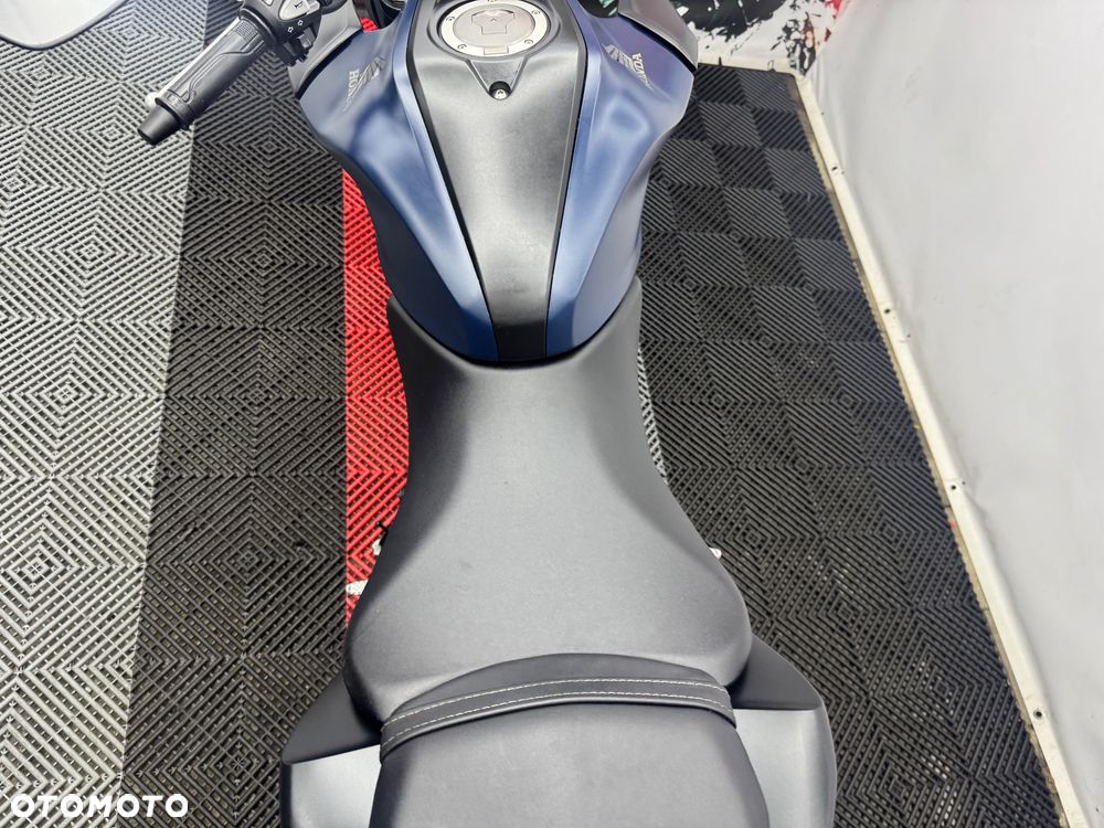 Honda CB - 21