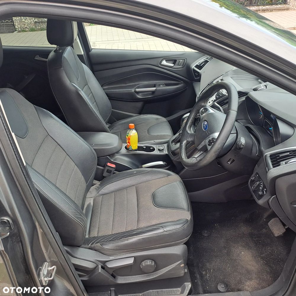 Ford Kuga - 10