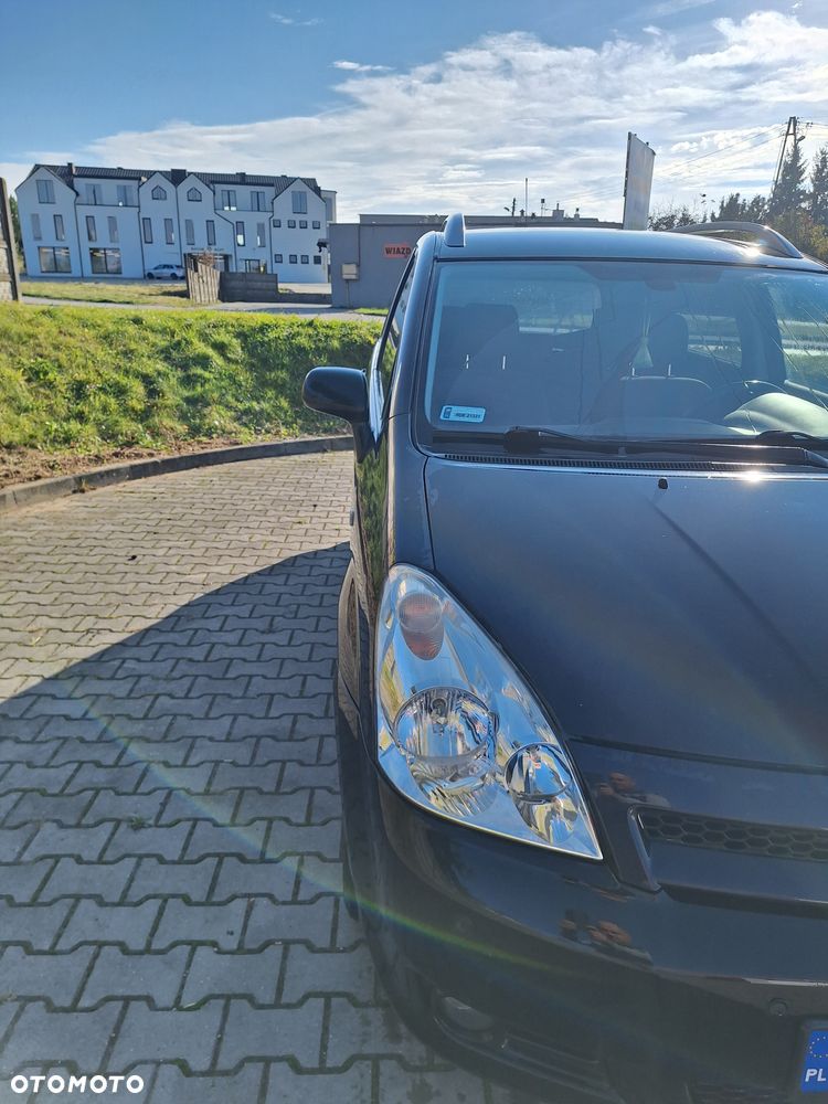 Toyota Corolla Verso 2.2 D-4D Gold - 12