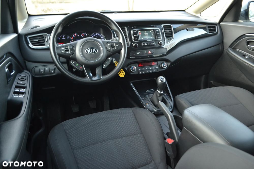 Kia Carens - 19