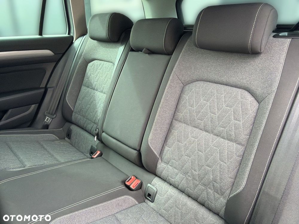 Volkswagen Passat - 17