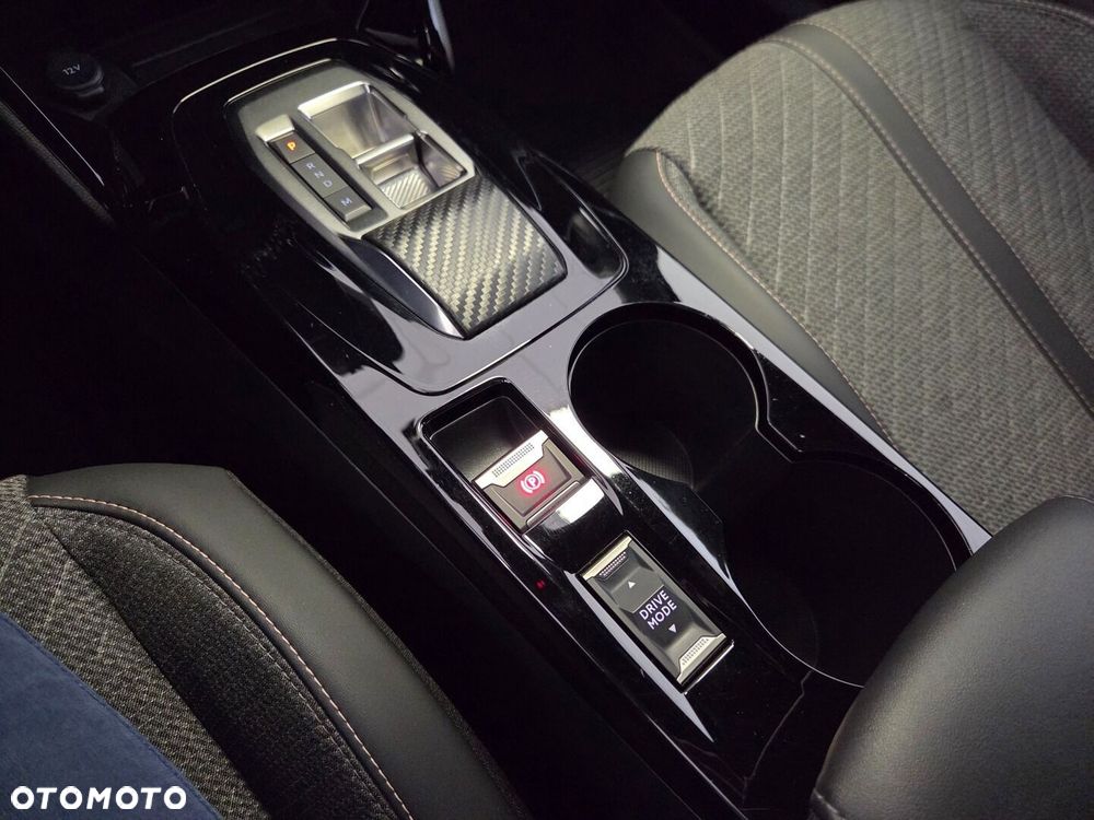 Peugeot 2008 1.5 BlueHDi Allure S&S EAT8 - 18