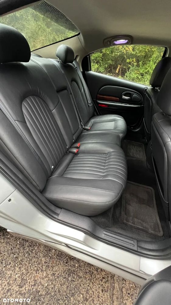 Chrysler 300M - 39
