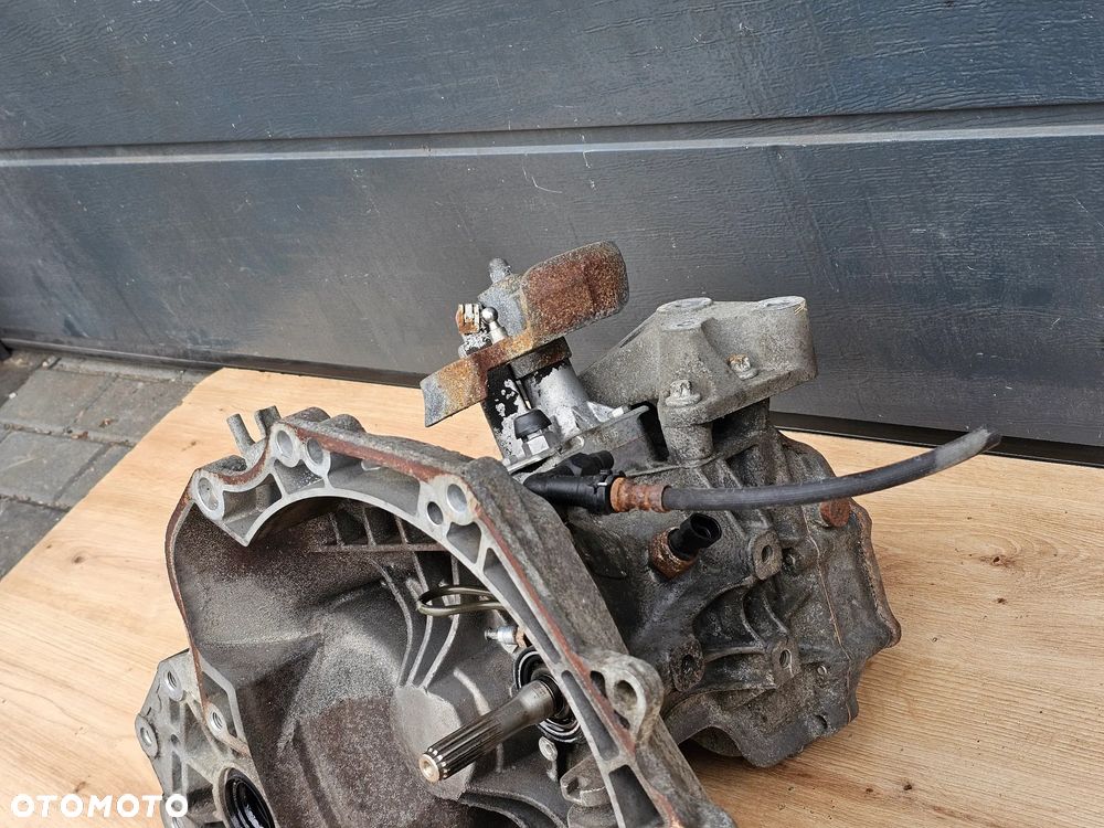 SKRZYNIA BIEGÓW OPEL ZAFIRA B VECTRA C 1.8 Z18XER F17 C394 55355489 649354685 - 2