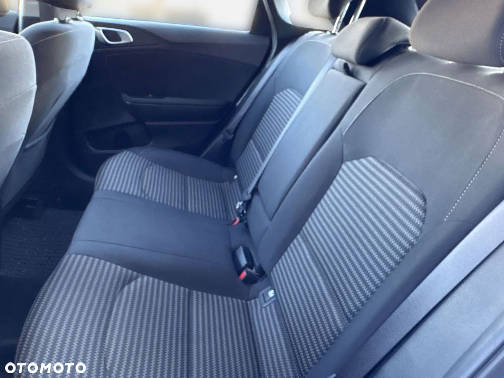 Kia Ceed - 16