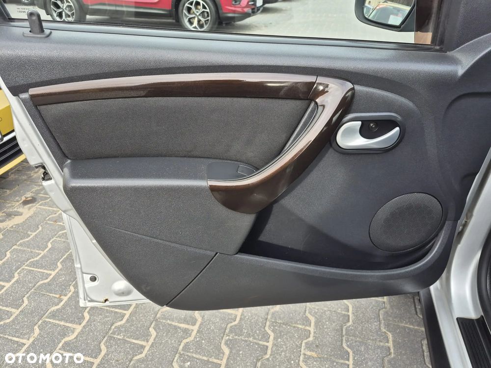 Dacia Duster 1.6 Laureate - 13