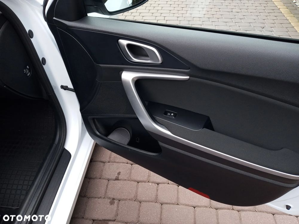 Kia Ceed 1.5 T-GDI M - 24