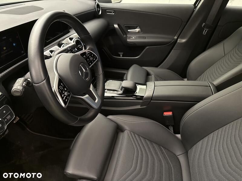 Mercedes-Benz Klasa A 180 7G-DCT - 12