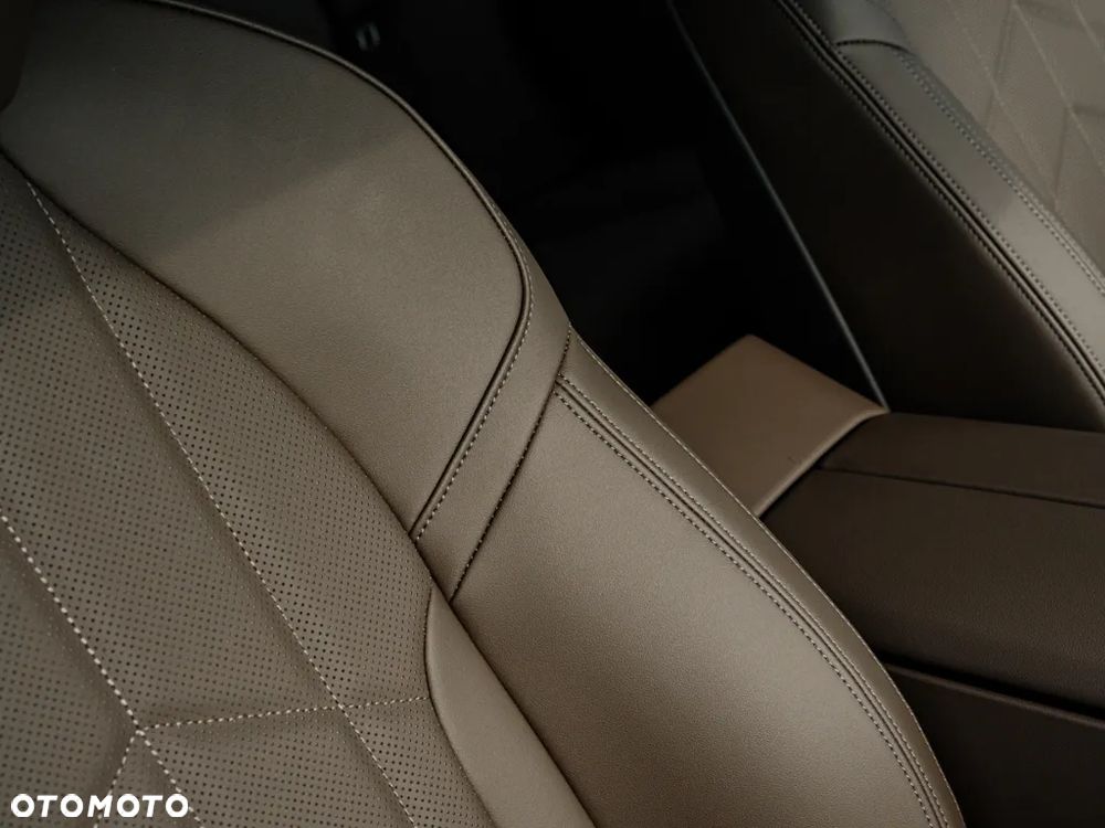 BMW Seria 5 520d xDrive - 14
