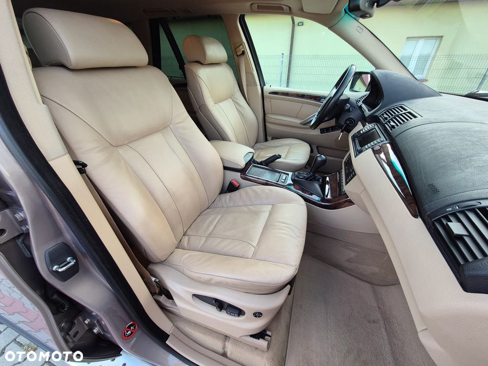 BMW X5 4.4 i Edition Exclusive Sport - 28