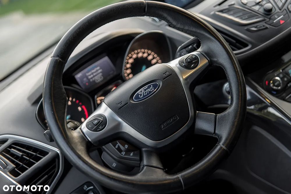 Ford Kuga 2.0 TDCi 2x4 Titanium - 23