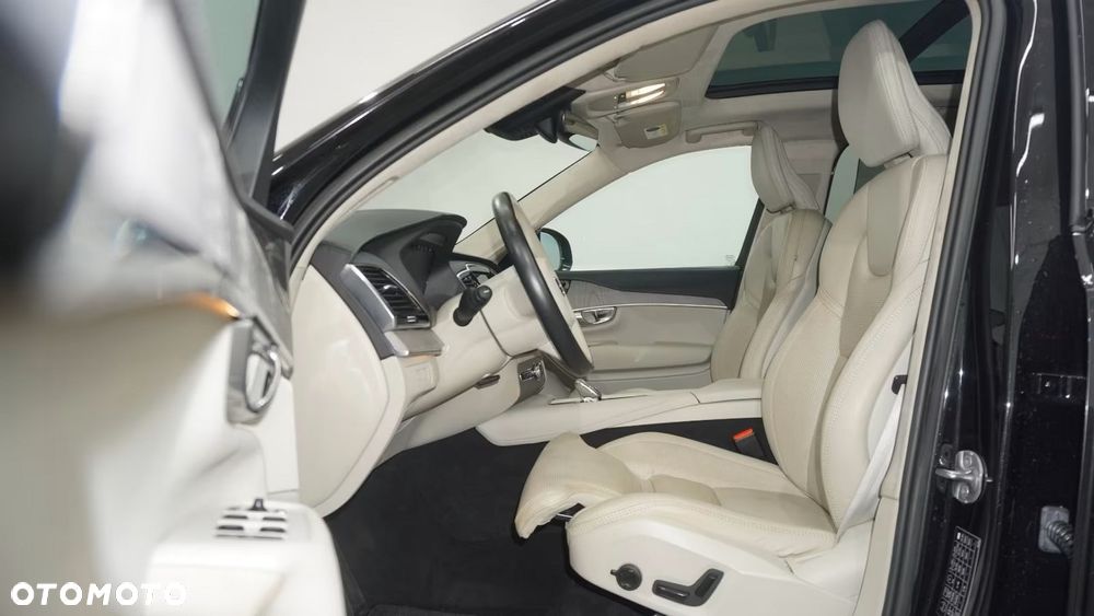 Volvo XC 90 T8 AWD Plug-In Hybrid Ultimate Dark 7os - 8