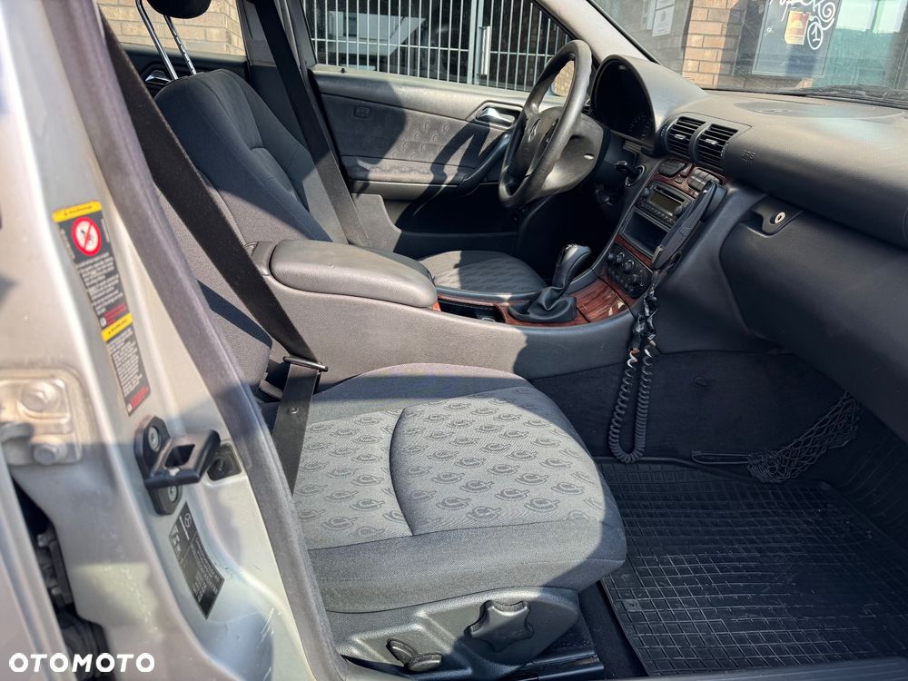 Mercedes-Benz Klasa C 220 CDI Classic - 14