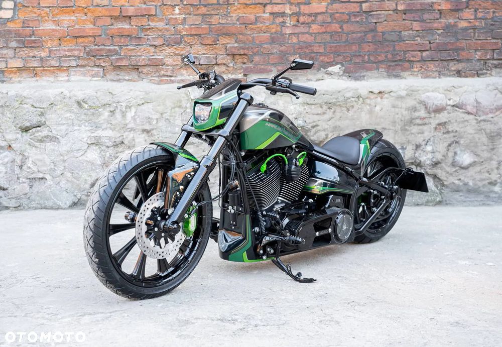 Harley-Davidson Softail Breakout - 3
