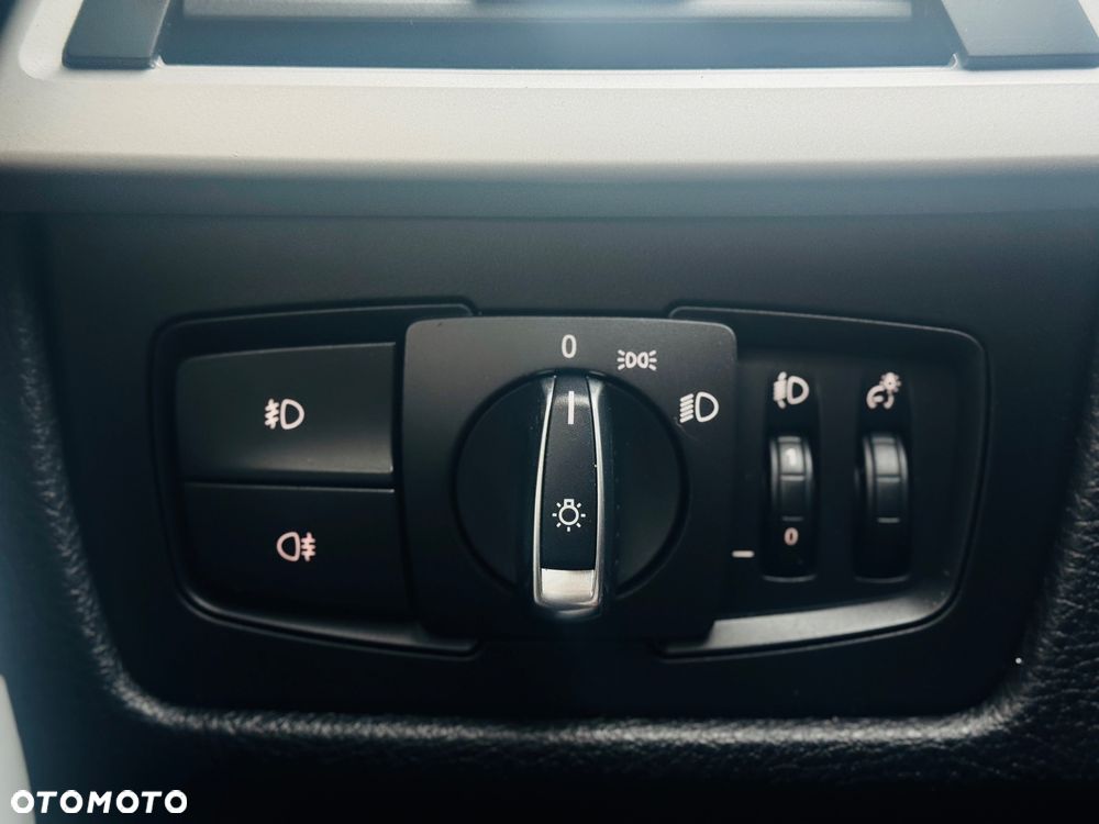 BMW Seria 3 316d DPF Edition Exclusive - 15