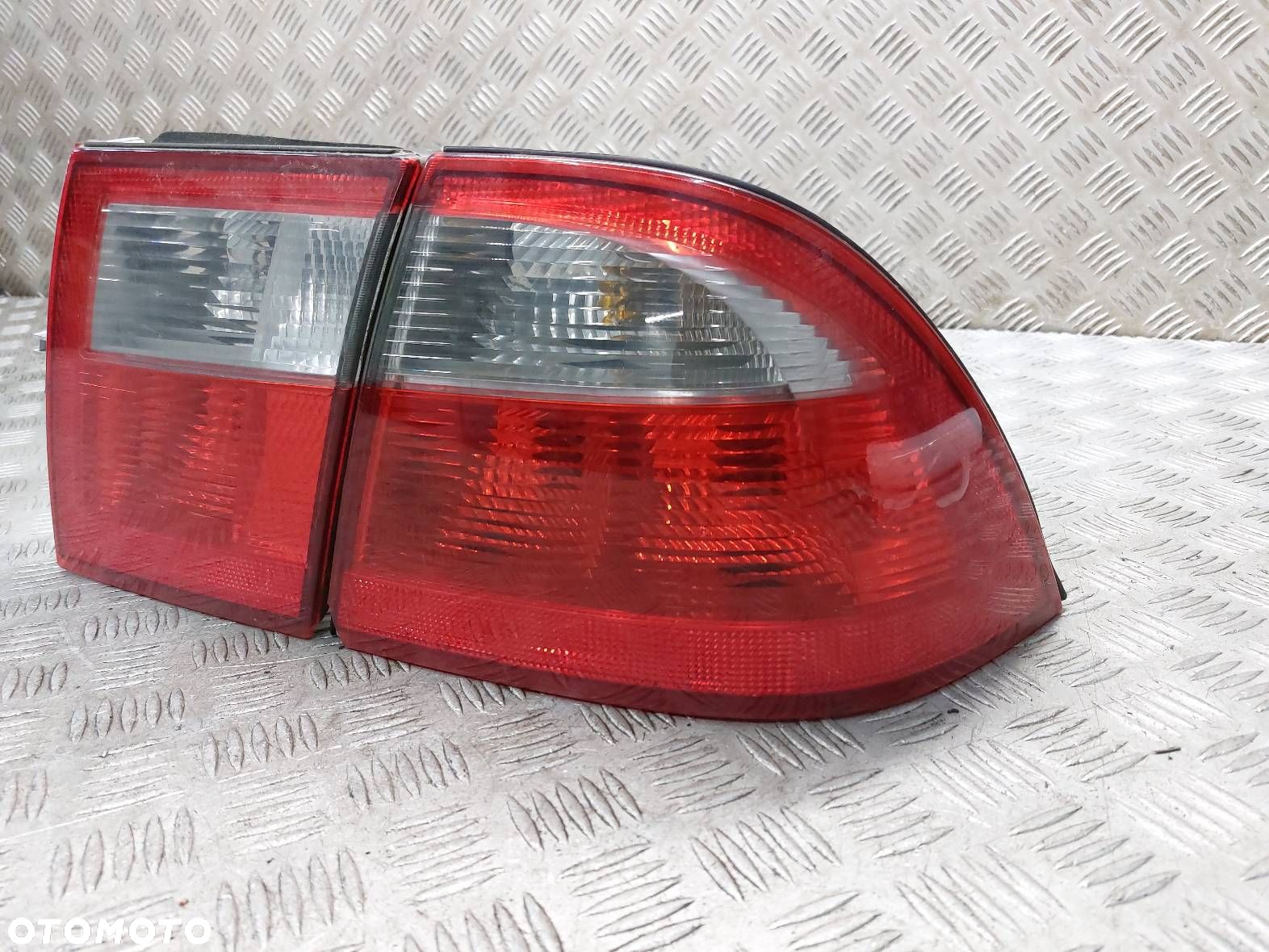 LAMPA PRAWY TYŁ SAAB 9-5 I SEDAN - 2