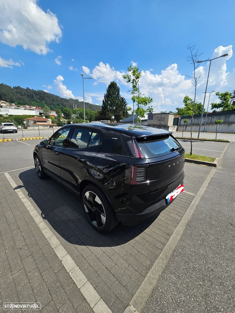 Volvo EX30 Single Motor Extended Range RWD Ultra - 4
