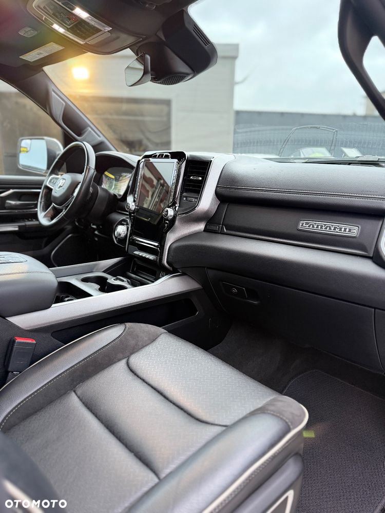RAM 1500 Crew Cab Laramie - 27