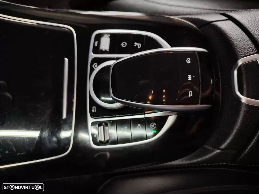 Mercedes-Benz E 220 d 4Matic 9G-TRONIC Avantgarde - 34