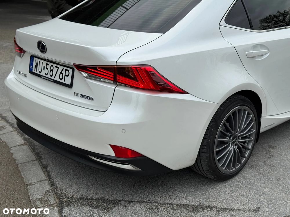 Lexus IS 300h Elegance - 17