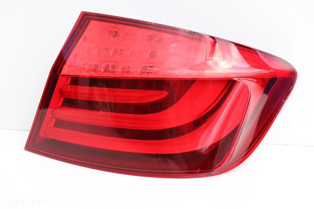 Lampa tylna prawa tył  prawy stan BDB OE BMW F10 2013r - 12