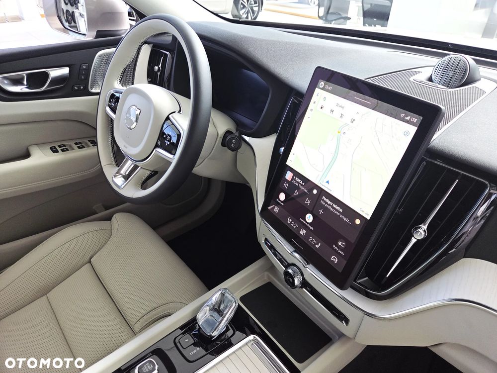 Volvo XC 60 B5 B AWD Plus Bright - 14
