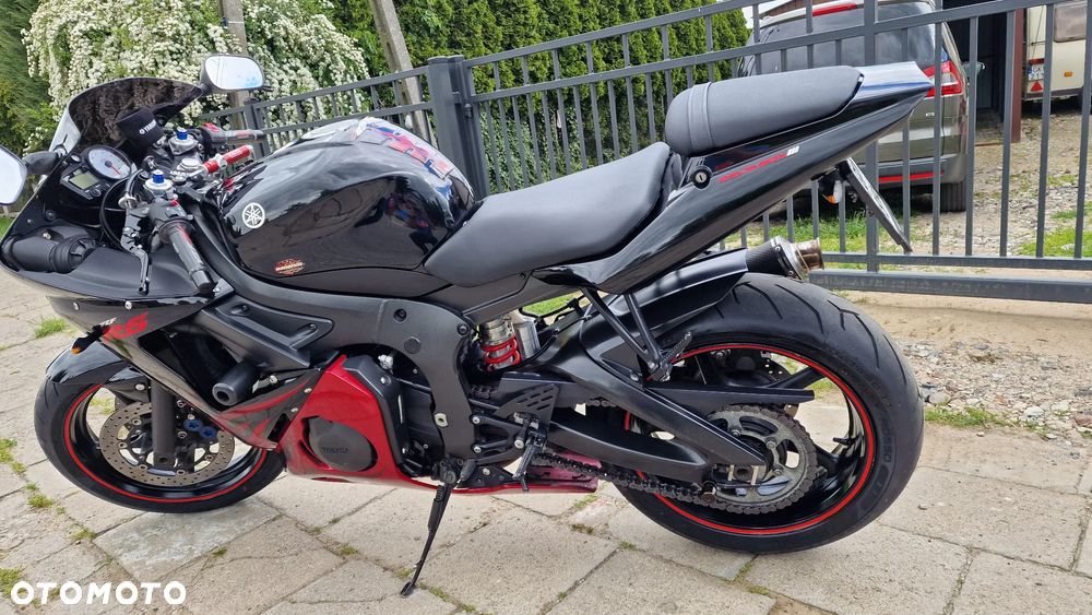 Yamaha R6 - 6