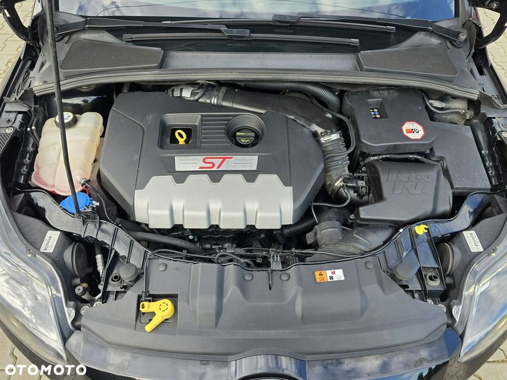 Ford Focus 2.0 EcoBoost ST mit Leder-Sport-Paket - 40