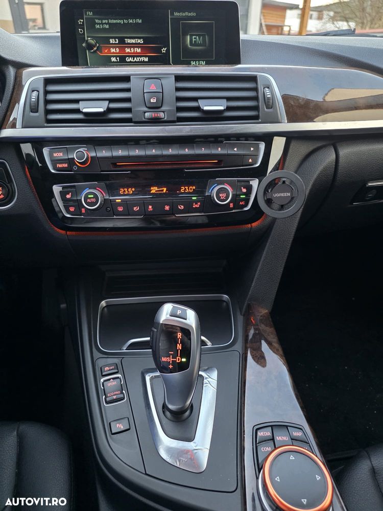 BMW Seria 3 320i Aut. Luxury Line - 10