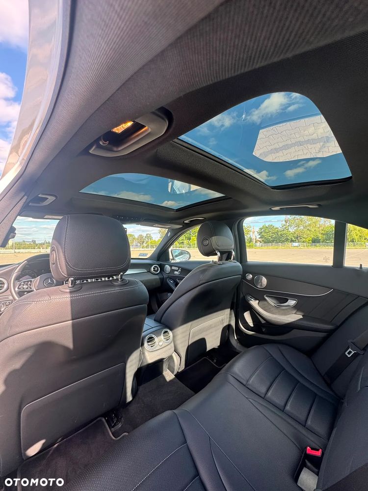 Mercedes-Benz Klasa C 300 4Matic 9G-TRONIC AMG Line - 13