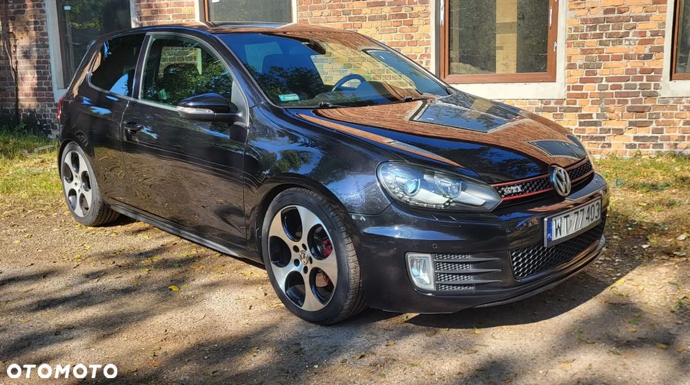 Volkswagen Golf VI 2.0 TSI GTI - 2