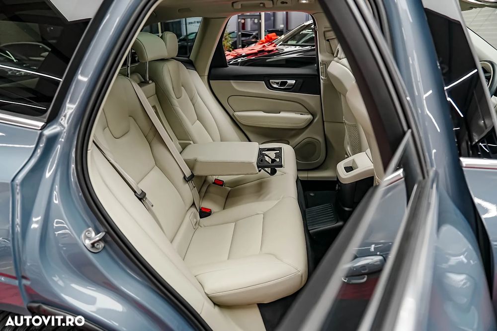 Volvo XC 60 Recharge T6 Twin Engine eAWD Inscription Expression - 12