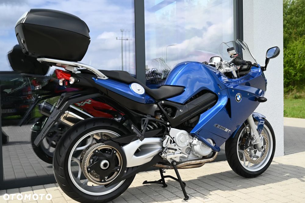 BMW F - 26
