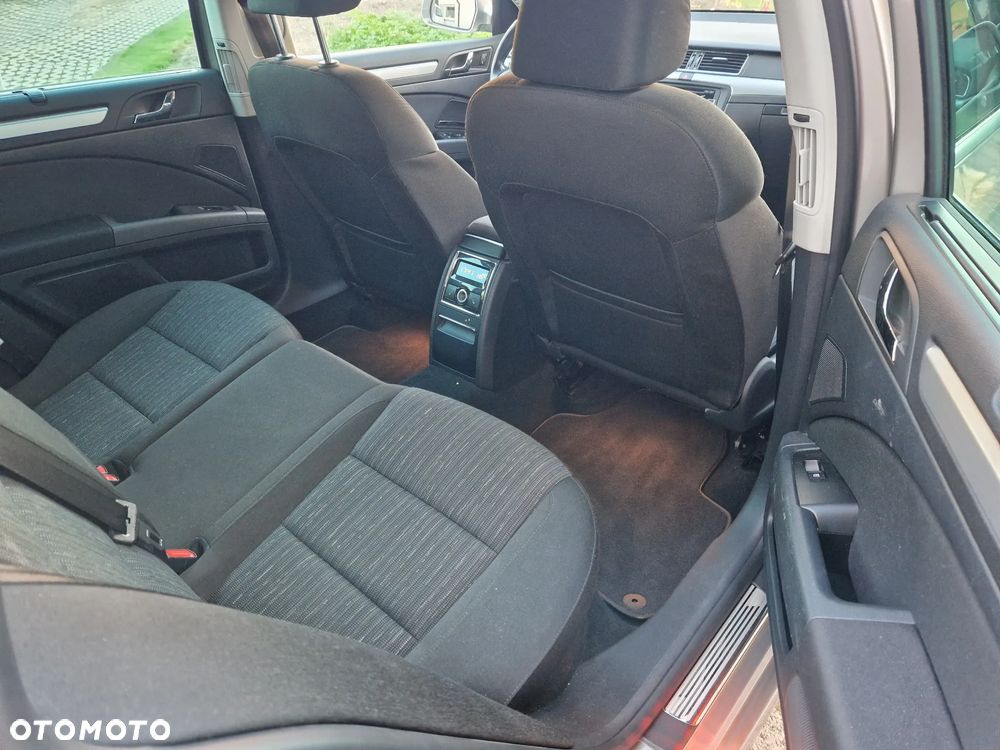 Skoda Superb 2.0 TDI Elegance DSG - 8