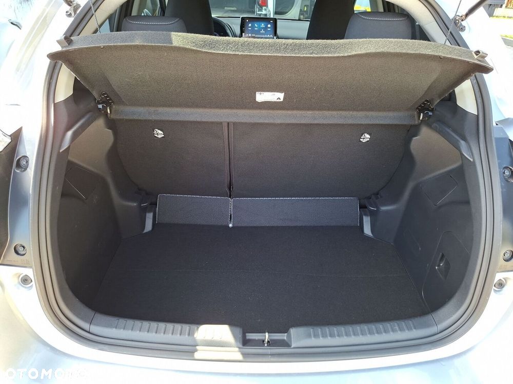 Toyota Yaris Hybrid 1.5 Style - 21